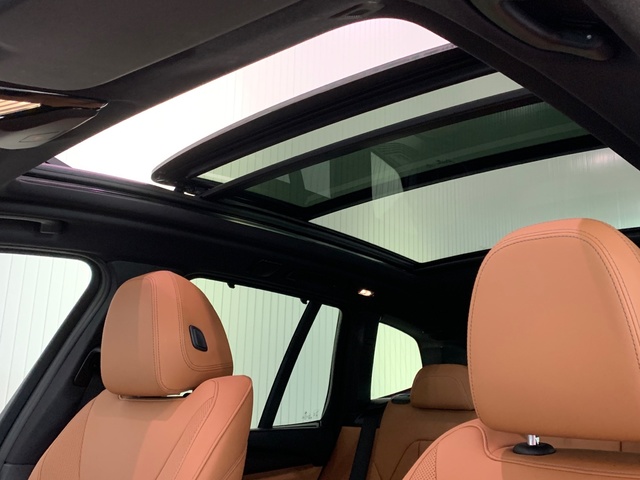 BMW X3 xDrive20d color Negro. Año 2023. 140KW(190CV). Diésel. En concesionario Celtamotor Lalín de Pontevedra