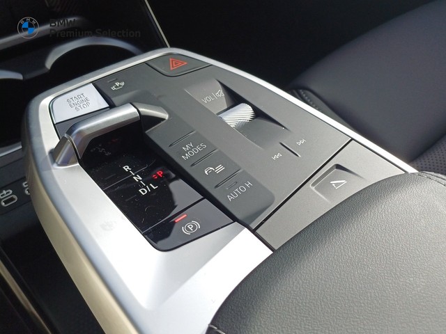 BMW X1 xDrive25e color Gris Plata. Año 2025. 180KW(245CV). Híbrido Electro/Gasolina. En concesionario Marmotor de Las Palmas