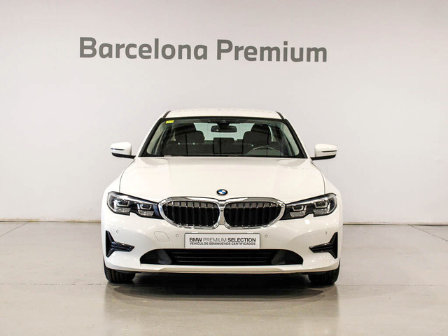 BMW Serie 3 320d color Blanco. Año 2020. 140KW(190CV). Diésel. En concesionario Barcelona Premium -- GRAN VIA de Barcelona