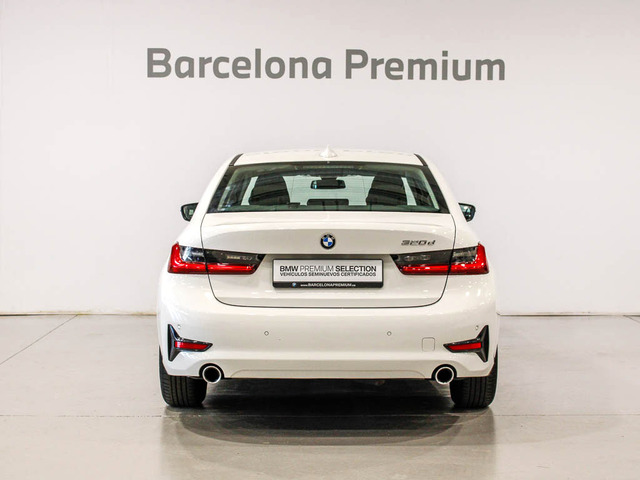 BMW Serie 3 320d color Blanco. Año 2020. 140KW(190CV). Diésel. En concesionario Barcelona Premium -- GRAN VIA de Barcelona