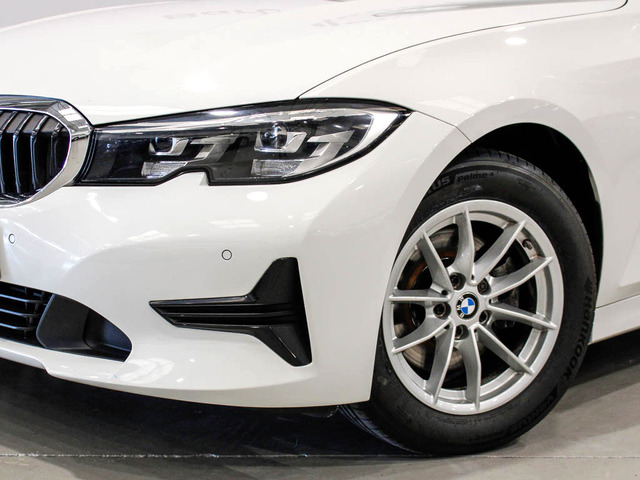 BMW Serie 3 320d color Blanco. Año 2020. 140KW(190CV). Diésel. En concesionario Barcelona Premium -- GRAN VIA de Barcelona