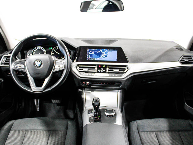 BMW Serie 3 320d color Blanco. Año 2020. 140KW(190CV). Diésel. En concesionario Barcelona Premium -- GRAN VIA de Barcelona
