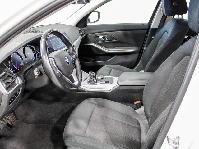 BMW Serie 3 320d color Blanco. Año 2020. 140KW(190CV). Diésel. En concesionario Barcelona Premium -- GRAN VIA de Barcelona