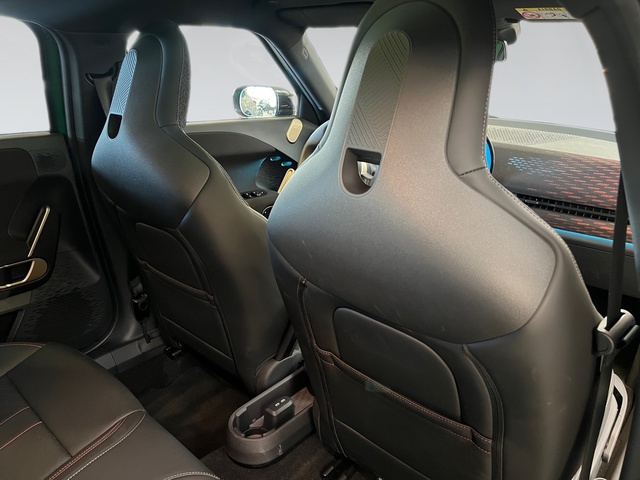 fotoG 13 del MINI MINI Aceman John Cooper Works E 190 kW (258 CV) 258cv Eléctrico del 2025 en Girona