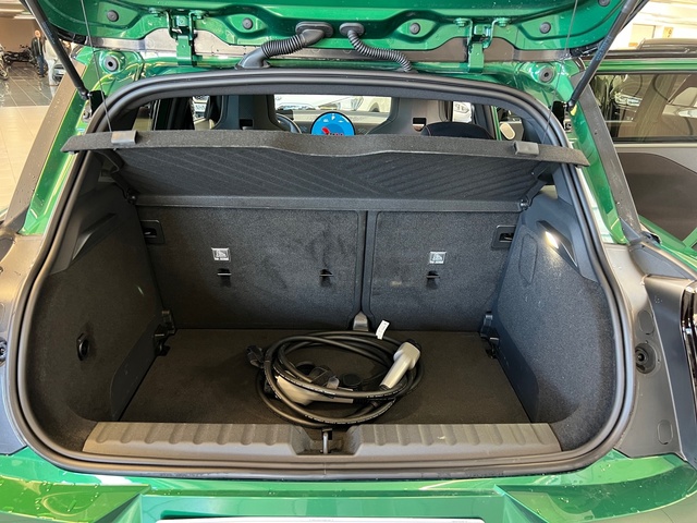 fotoG 15 del MINI MINI Aceman John Cooper Works E 190 kW (258 CV) 258cv Eléctrico del 2025 en Girona