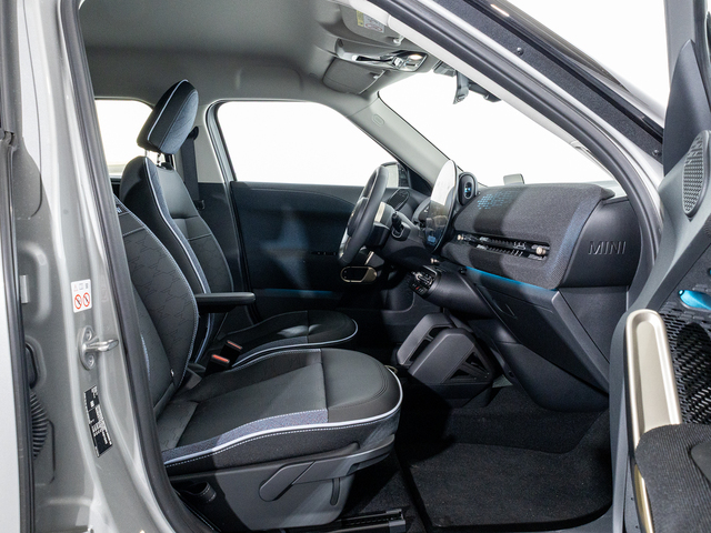 fotoG 15 del MINI MINI Aceman E 135 kW (184 CV) 184cv Eléctrico del 2025 en Girona