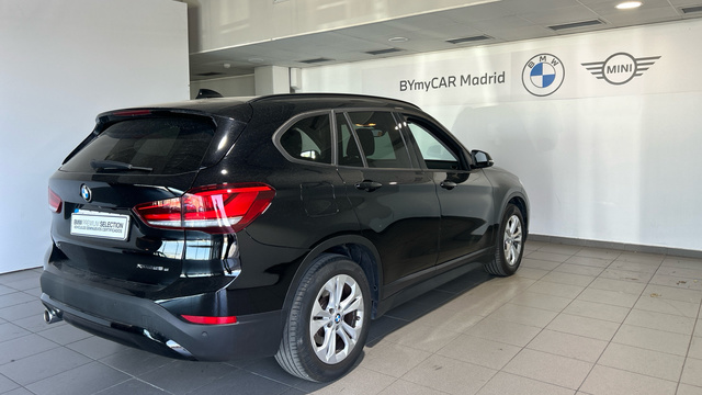BMW X1 xDrive25e color Negro. Año 2021. 162KW(220CV). Híbrido Electro/Gasolina. En concesionario BYmyCAR Madrid - Alcalá de Madrid