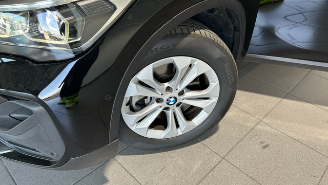 BMW X1 xDrive25e color Negro. Año 2021. 162KW(220CV). Híbrido Electro/Gasolina. En concesionario BYmyCAR Madrid - Alcalá de Madrid