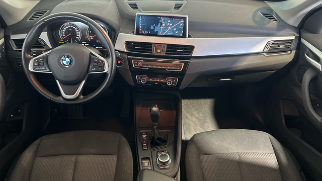 BMW X1 xDrive25e color Negro. Año 2021. 162KW(220CV). Híbrido Electro/Gasolina. En concesionario BYmyCAR Madrid - Alcalá de Madrid
