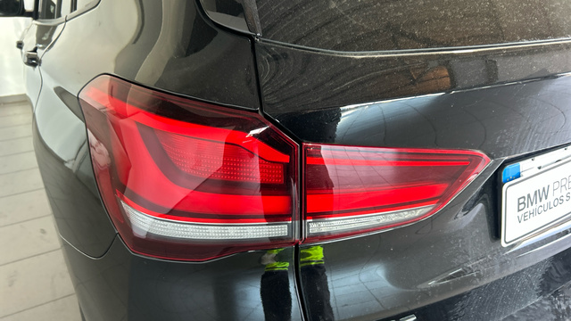 BMW X1 xDrive25e color Negro. Año 2021. 162KW(220CV). Híbrido Electro/Gasolina. En concesionario BYmyCAR Madrid - Alcalá de Madrid