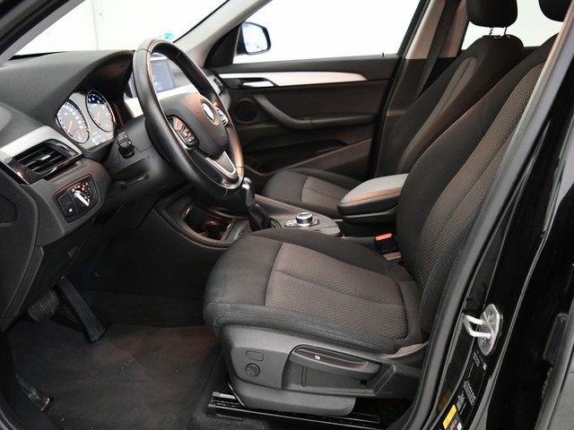 BMW X1 xDrive25e color Negro. Año 2021. 162KW(220CV). Híbrido Electro/Gasolina. En concesionario BYmyCAR Madrid - Alcalá de Madrid