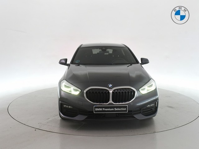 BMW Serie 1 116d color Gris oscuro. Año 2021. 85KW(116CV). Diésel. En concesionario BYmyCAR Madrid - Alcalá de Madrid