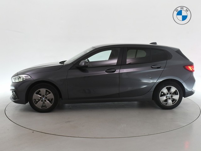 BMW Serie 1 116d color Gris oscuro. Año 2021. 85KW(116CV). Diésel. En concesionario BYmyCAR Madrid - Alcalá de Madrid