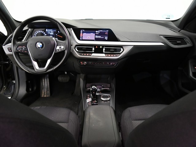 BMW Serie 1 116d color Gris oscuro. Año 2021. 85KW(116CV). Diésel. En concesionario BYmyCAR Madrid - Alcalá de Madrid