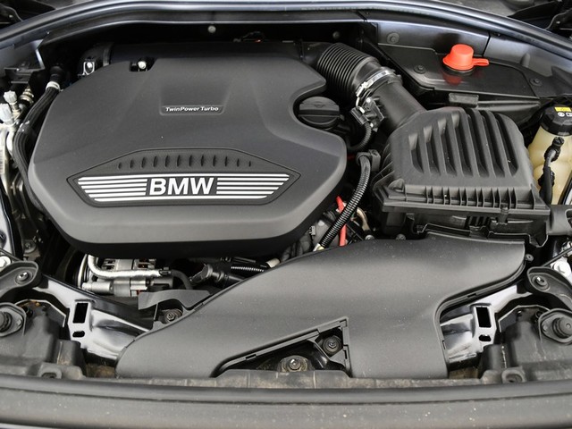 BMW Serie 1 116d color Gris oscuro. Año 2021. 85KW(116CV). Diésel. En concesionario BYmyCAR Madrid - Alcalá de Madrid