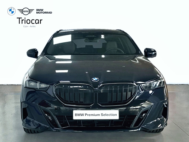 BMW Serie 5 520d Touring color Negro. Año 2025. 145KW(197CV). Diésel. En concesionario Triocar Gijón (Bmw y Mini) de Asturias