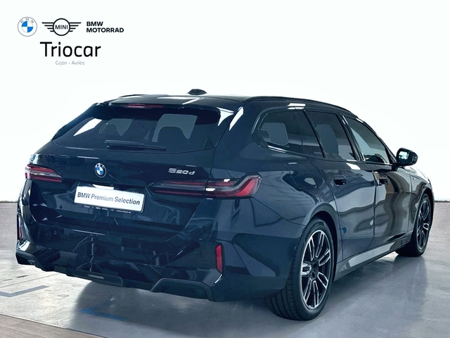 BMW Serie 5 520d Touring color Negro. Año 2025. 145KW(197CV). Diésel. En concesionario Triocar Gijón (Bmw y Mini) de Asturias