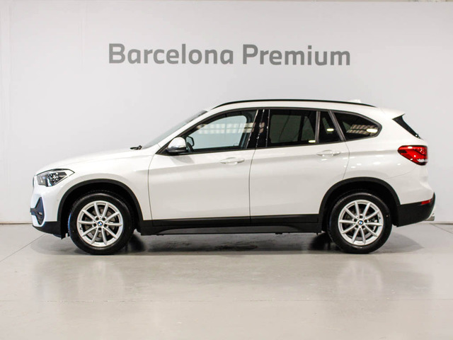 BMW X1 sDrive16d color Blanco. Año 2020. 85KW(116CV). Diésel. En concesionario Barcelona Premium -- GRAN VIA de Barcelona