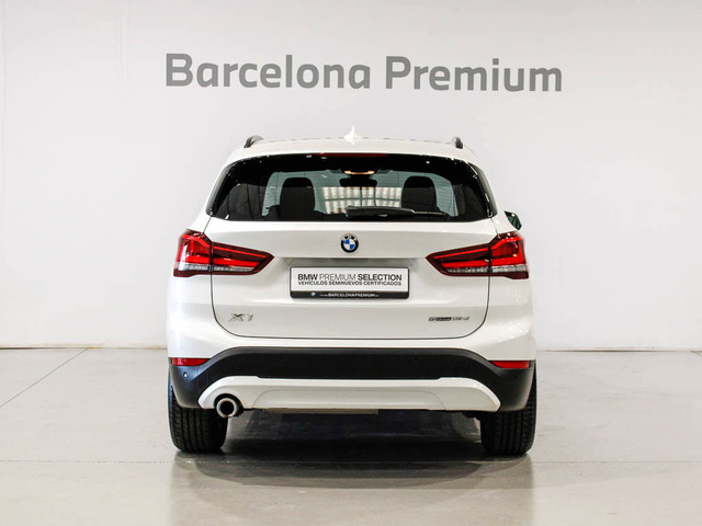 BMW X1 sDrive16d color Blanco. Año 2020. 85KW(116CV). Diésel. En concesionario Barcelona Premium -- GRAN VIA de Barcelona