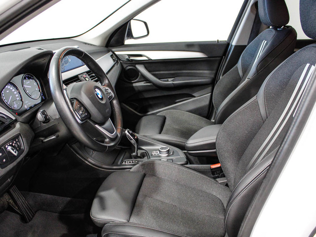 BMW X1 sDrive16d color Blanco. Año 2020. 85KW(116CV). Diésel. En concesionario Barcelona Premium -- GRAN VIA de Barcelona
