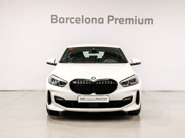 BMW Serie 1 116d color Blanco. Año 2021. 85KW(116CV). Diésel. En concesionario Barcelona Premium -- GRAN VIA de Barcelona