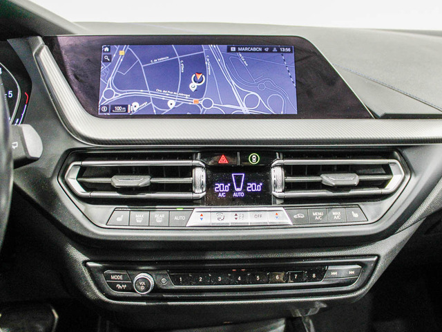 BMW Serie 1 116d color Blanco. Año 2021. 85KW(116CV). Diésel. En concesionario Barcelona Premium -- GRAN VIA de Barcelona