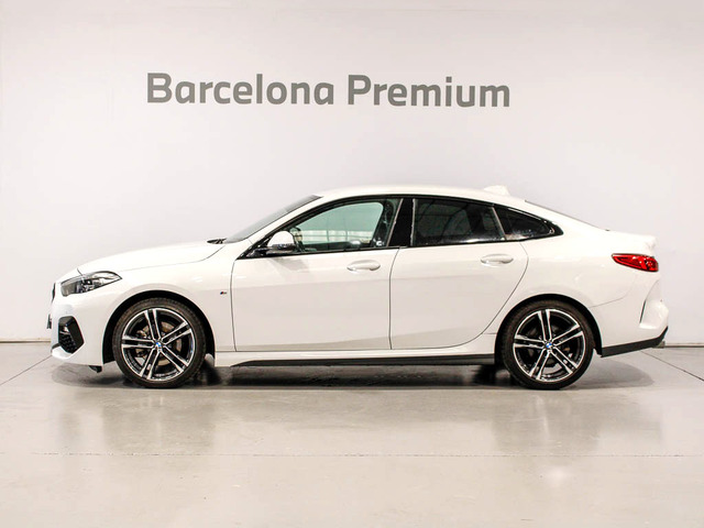 BMW Serie 2 218i Gran Coupe color Blanco. Año 2021. 103KW(140CV). Gasolina. En concesionario Barcelona Premium -- GRAN VIA de Barcelona