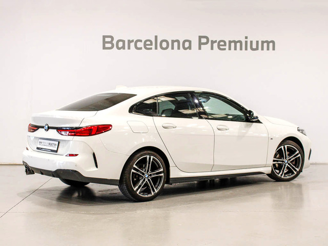 BMW Serie 2 218i Gran Coupe color Blanco. Año 2021. 103KW(140CV). Gasolina. En concesionario Barcelona Premium -- GRAN VIA de Barcelona