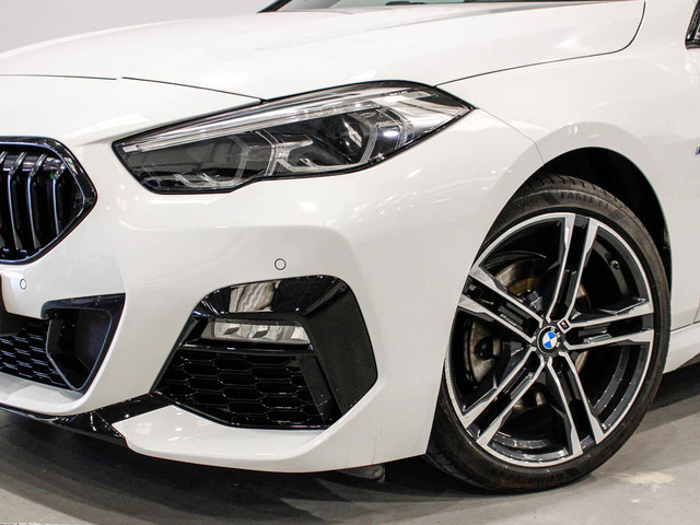 BMW Serie 2 218i Gran Coupe color Blanco. Año 2021. 103KW(140CV). Gasolina. En concesionario Barcelona Premium -- GRAN VIA de Barcelona