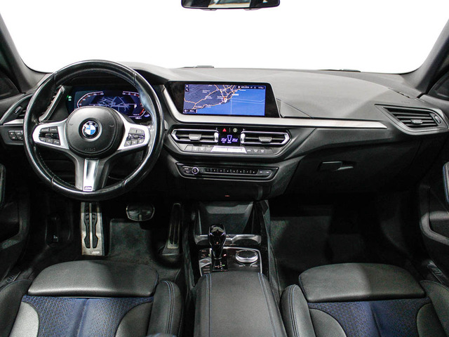 BMW Serie 2 218i Gran Coupe color Blanco. Año 2021. 103KW(140CV). Gasolina. En concesionario Barcelona Premium -- GRAN VIA de Barcelona