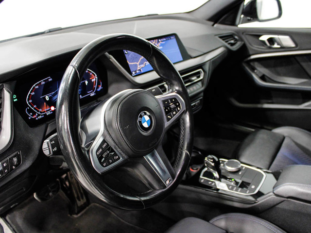 BMW Serie 2 218i Gran Coupe color Blanco. Año 2021. 103KW(140CV). Gasolina. En concesionario Barcelona Premium -- GRAN VIA de Barcelona