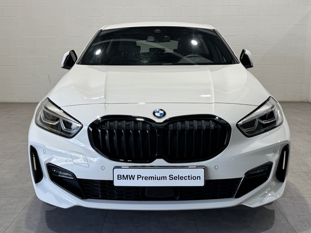 BMW Serie 1 118i color Blanco. Año 2023. 103KW(140CV). Gasolina. En concesionario Motor Munich Cadi - Manresa - VO de Barcelona