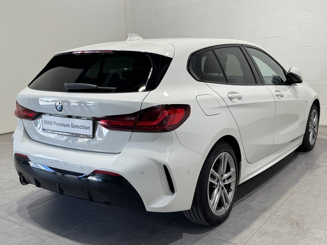 BMW Serie 1 118i color Blanco. Año 2023. 103KW(140CV). Gasolina. En concesionario Motor Munich Cadi - Manresa - VO de Barcelona