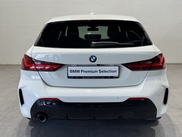 BMW Serie 1 118i color Blanco. Año 2023. 103KW(140CV). Gasolina. En concesionario Motor Munich Cadi - Manresa - VO de Barcelona