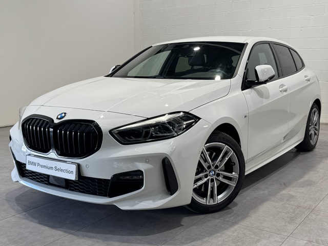 BMW Serie 1 118i color Blanco. Año 2023. 103KW(140CV). Gasolina. En concesionario Motor Munich Cadi - Manresa - VO de Barcelona