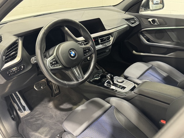 BMW Serie 1 118i color Blanco. Año 2023. 103KW(140CV). Gasolina. En concesionario Motor Munich Cadi - Manresa - VO de Barcelona
