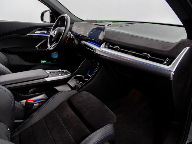 BMW X2 M35i color Negro. Año 2024. 221KW(300CV). Gasolina. En concesionario Móvil Begar Alicante de Alicante