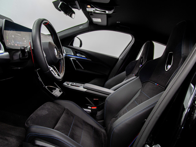 BMW X2 M35i color Negro. Año 2024. 221KW(300CV). Gasolina. En concesionario Móvil Begar Alicante de Alicante