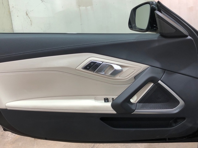 BMW Z4 M40i Cabrio color Negro. Año 2021. 250KW(340CV). Gasolina. En concesionario Movilnorte El Plantio de Madrid