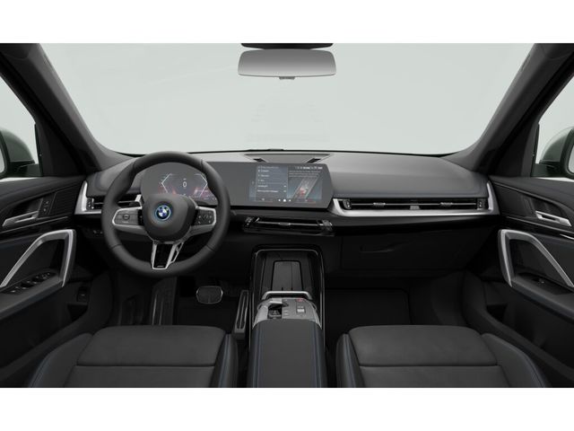 BMW iX1 eDrive20 color Gris Plata. Año 2025. 150KW(204CV). Eléctrico. En concesionario San Rafael Motor, S.L. de Córdoba