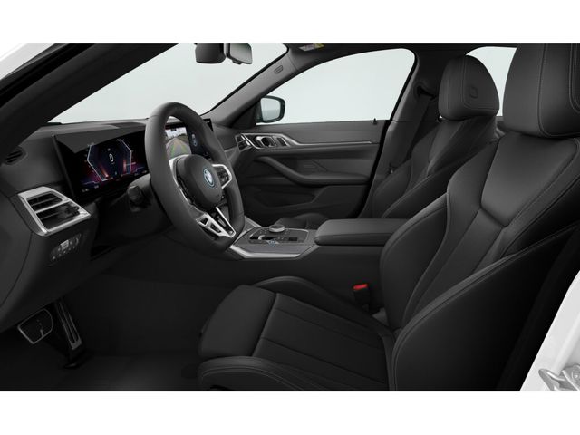 BMW i4 eDrive35 color Blanco. Año 2024. 210KW(286CV). Eléctrico. En concesionario San Rafael Motor LUCENA, S.L. de Córdoba