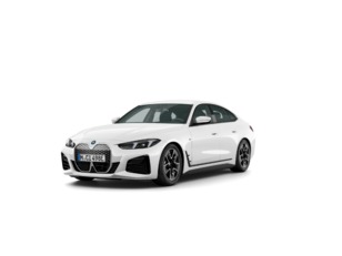 Fotos de BMW i4 eDrive35 color Blanco. Año 2024. 210KW(286CV). Eléctrico. En concesionario San Rafael Motor LUCENA, S.L. de Córdoba