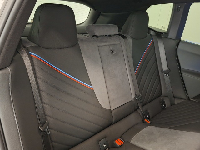 BMW iX xDrive45 color Negro. Año 2025. 300KW(408CV). Eléctrico. En concesionario Automoviles Bertolin, S.L. de Valencia