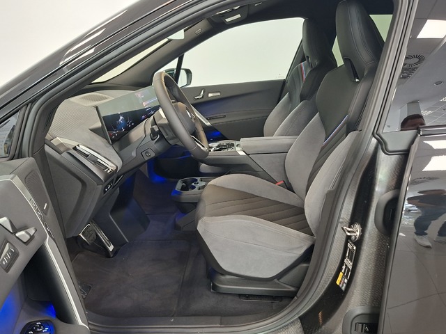 BMW iX xDrive45 color Negro. Año 2025. 300KW(408CV). Eléctrico. En concesionario Automoviles Bertolin, S.L. de Valencia