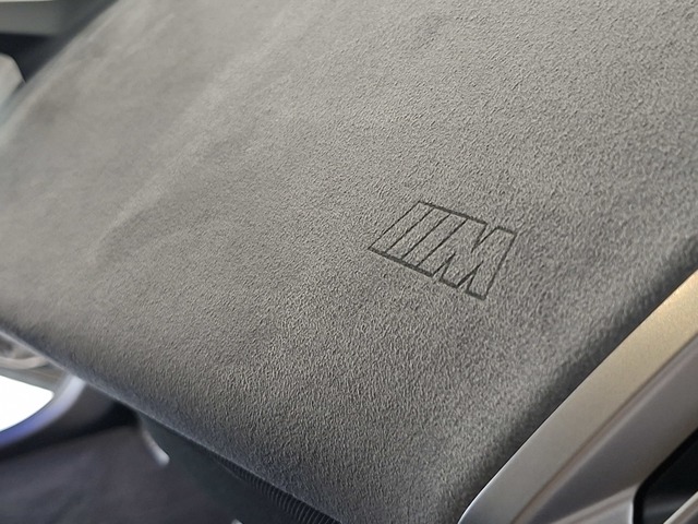 BMW iX xDrive45 color Negro. Año 2025. 300KW(408CV). Eléctrico. En concesionario Automoviles Bertolin, S.L. de Valencia