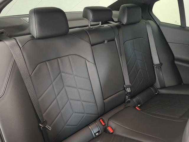 BMW i5 eDrive40 color Gris. Año 2025. 250KW(340CV). Eléctrico. En concesionario Automoviles Bertolin, S.L. de Valencia