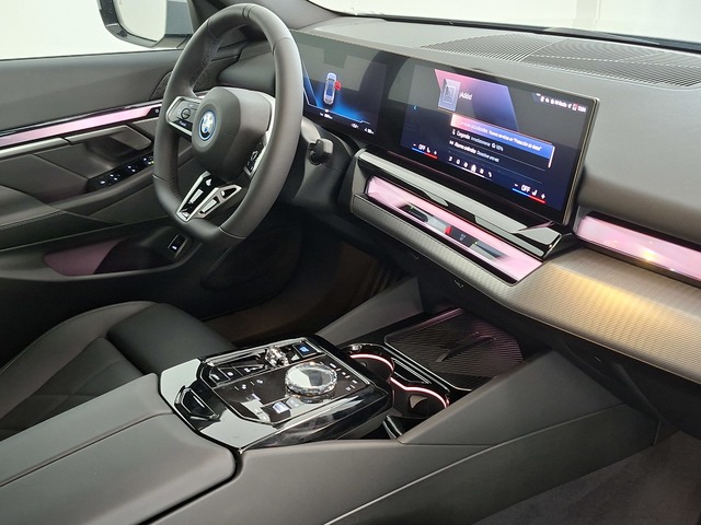 BMW i5 eDrive40 color Gris. Año 2025. 250KW(340CV). Eléctrico. En concesionario Automoviles Bertolin, S.L. de Valencia