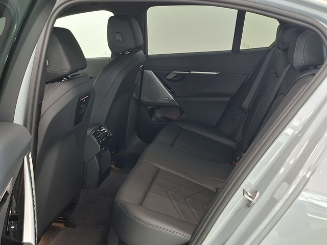 BMW i5 eDrive40 color Gris. Año 2025. 250KW(340CV). Eléctrico. En concesionario Automoviles Bertolin, S.L. de Valencia