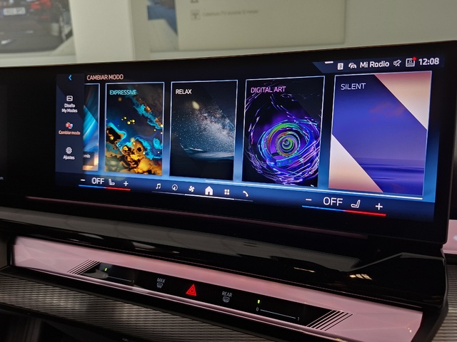 BMW i5 eDrive40 color Gris. Año 2025. 250KW(340CV). Eléctrico. En concesionario Automoviles Bertolin, S.L. de Valencia