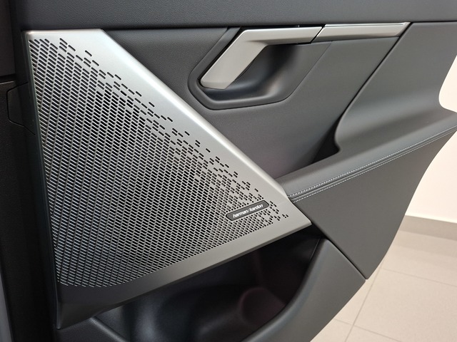 BMW i5 eDrive40 color Gris. Año 2025. 250KW(340CV). Eléctrico. En concesionario Automoviles Bertolin, S.L. de Valencia